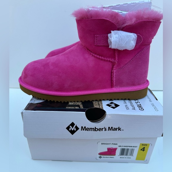 NIB Member's Mark Short Sheepskin Buckle Boots Girl's Size 4 Pink - Picture 4 of 7